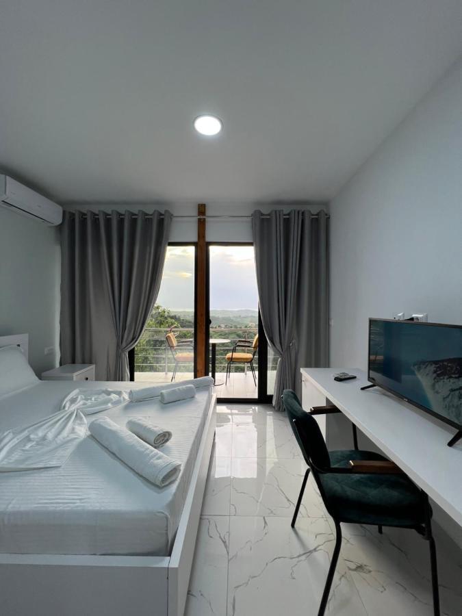 Restorant Hotel Xheni Draç Buitenkant foto